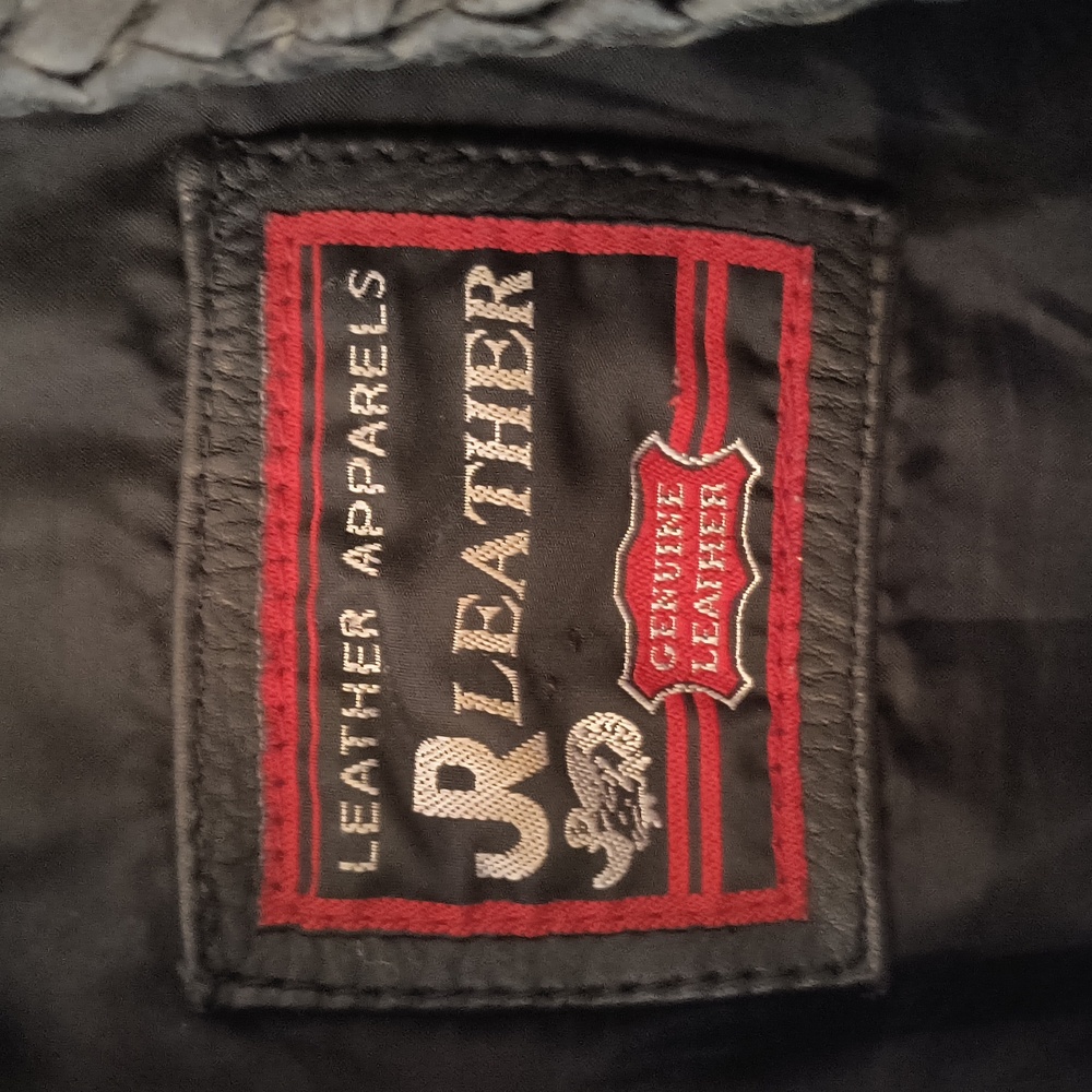 Leather Fringe Vest - Picture 9 of 12